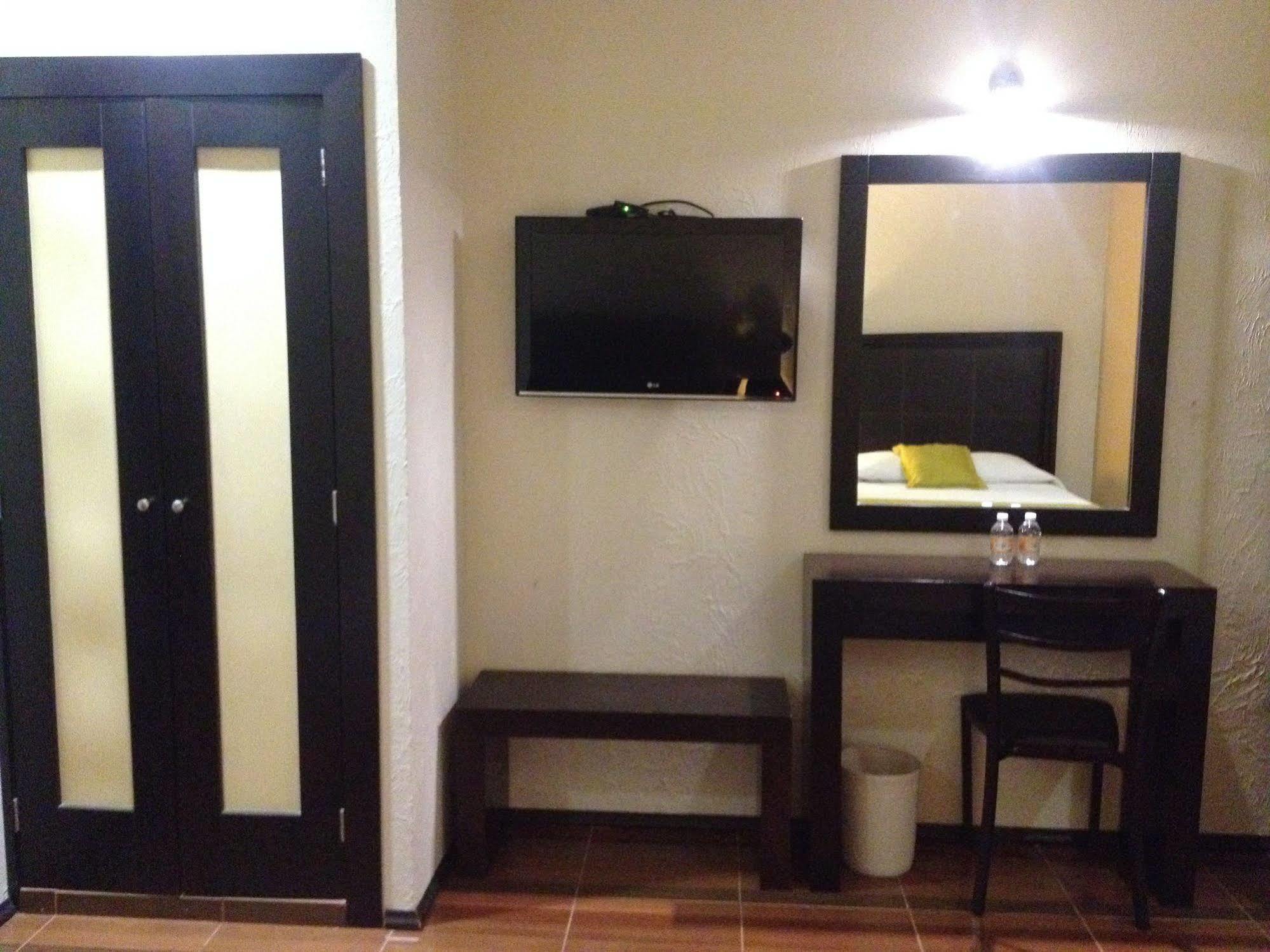 Hotel Majova Inn Ксалапа Екстериор снимка